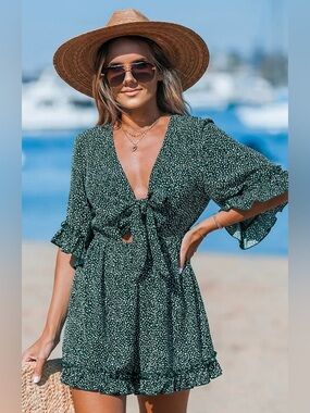 Cupshe Green-and-White Polka Dot Front Tie
Cutout Romper Size Medium